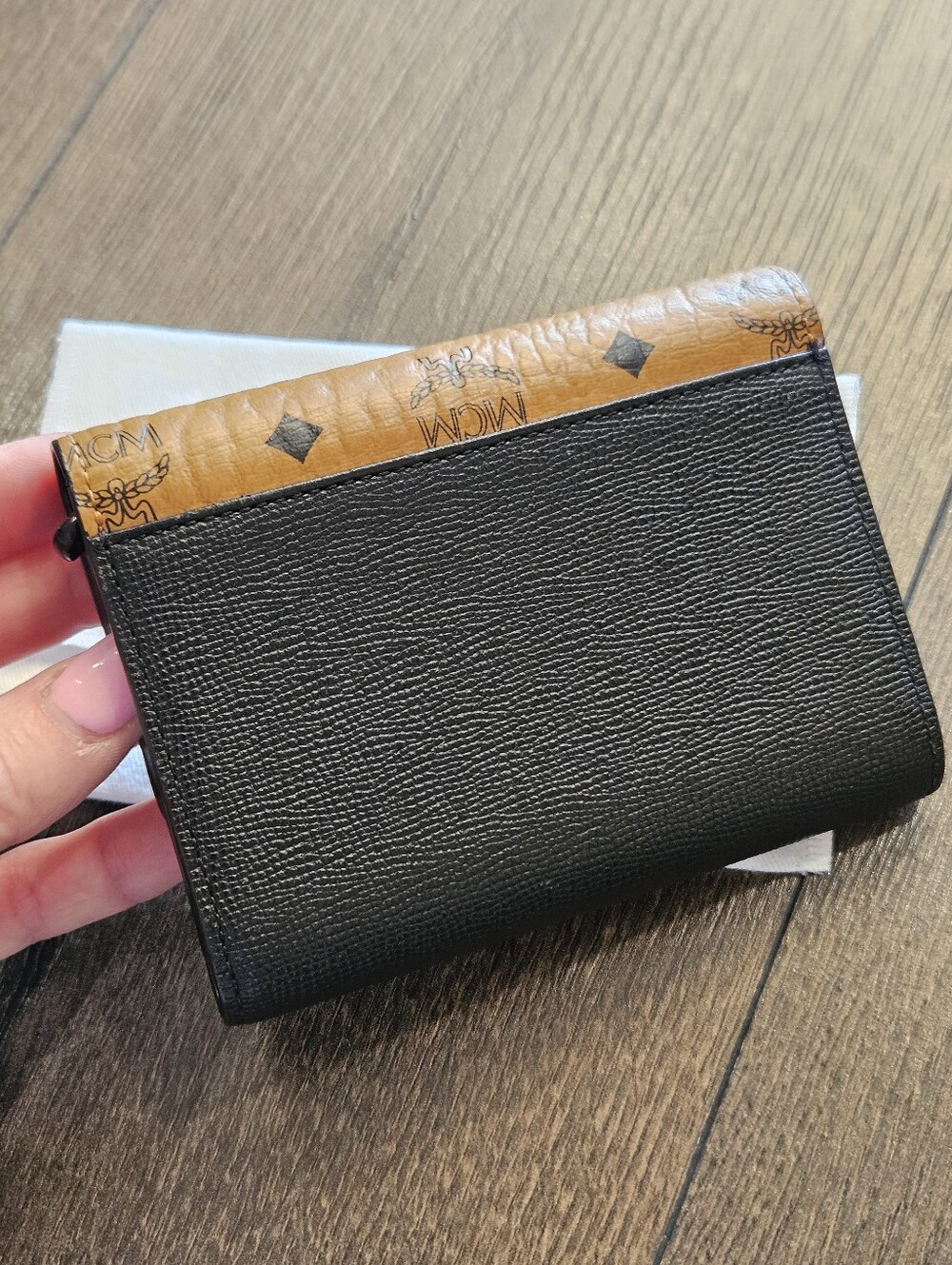 MCM Visetos Cognac Black Trifold Compact Wallet Gold Logo + Dust Bag - Picture 5 of 15